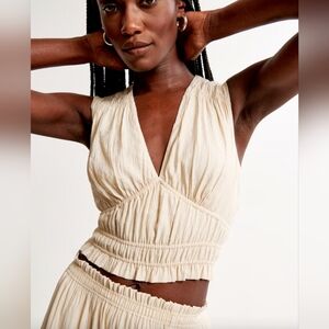 Abercrombie Crinkle Plunge Set Top